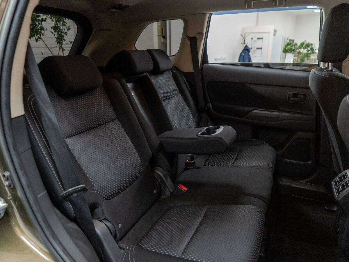 Mitsubishi Outlander 2018 года с пробегом. Фото: #8