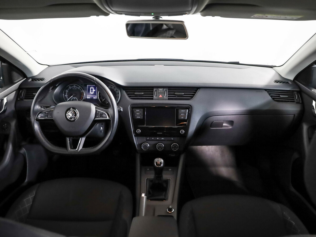 Skoda Octavia 2019 года с пробегом. Фото: #6