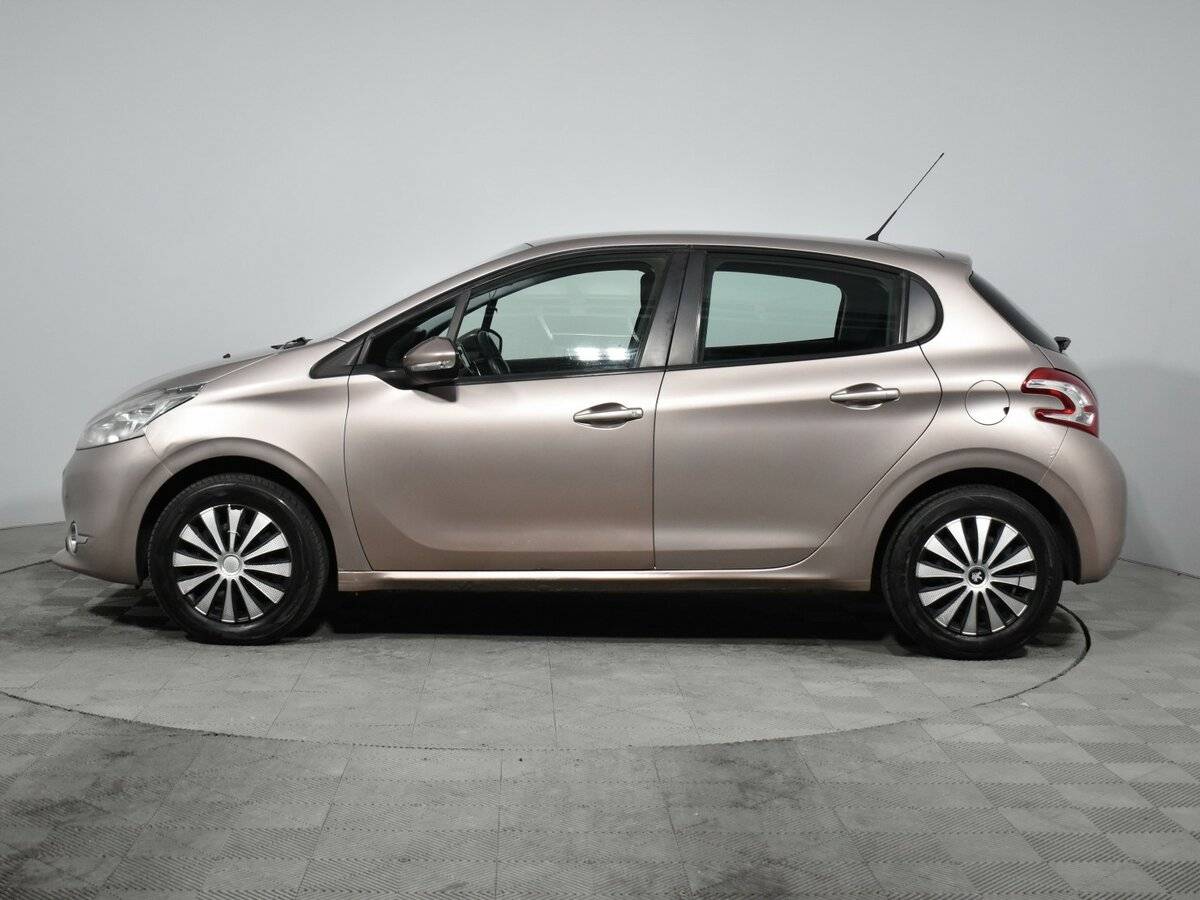 Peugeot 208 2014 года с пробегом. Фото: #7