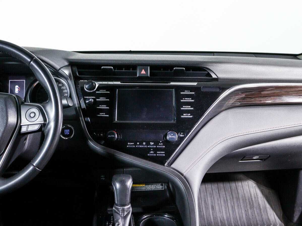 Toyota Camry 2019 года с пробегом. Фото: #12