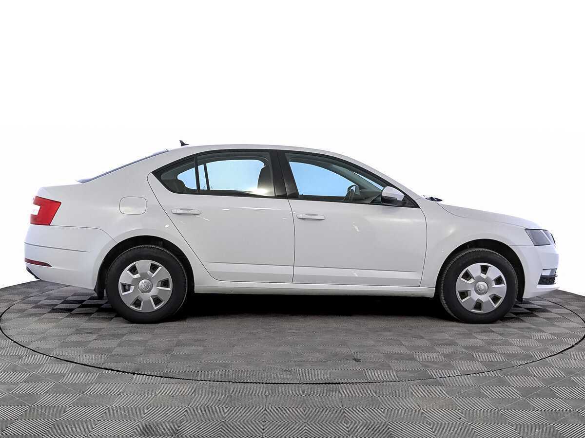 Skoda Octavia 2019 года с пробегом. Фото: #3
