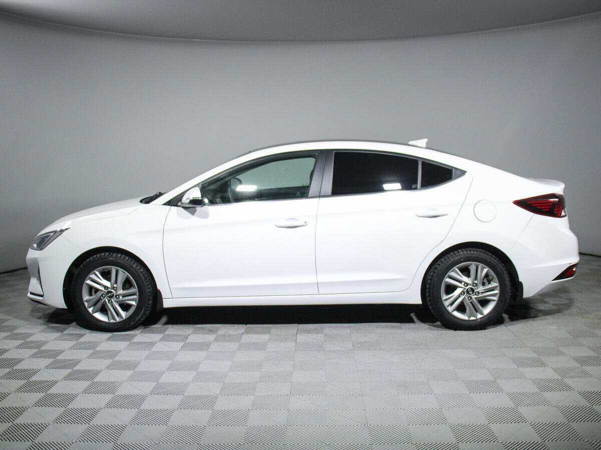 Hyundai Elantra 2020 года с пробегом. Фото: #4