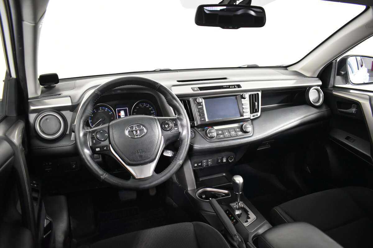 Toyota RAV4 2019 года с пробегом. Фото: #11
