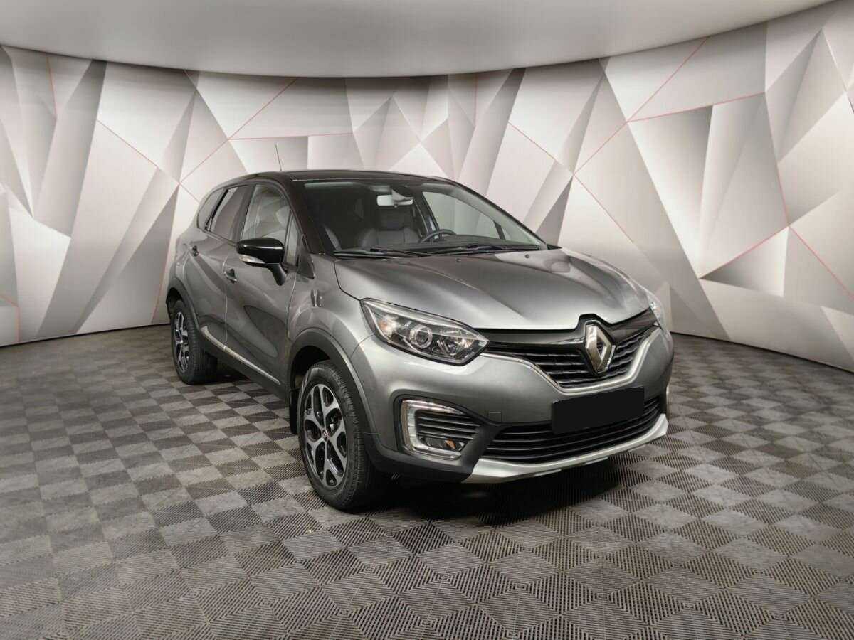 Renault Kaptur 2017 года с пробегом. Посмотреть фото