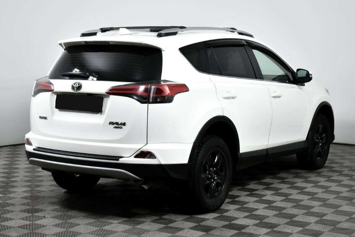 Toyota RAV4 2018 года с пробегом. Фото: #4