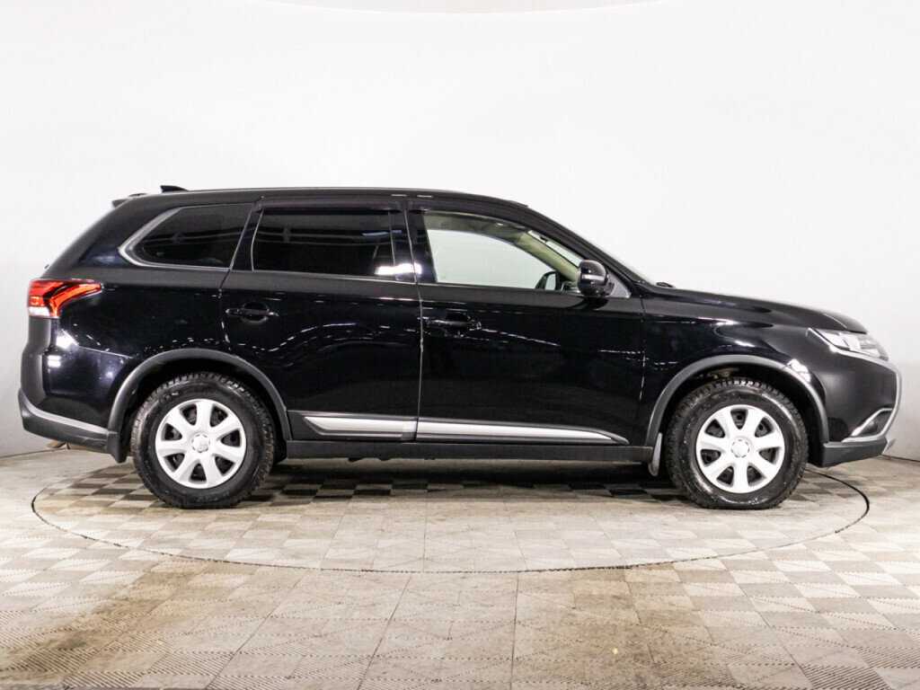 Mitsubishi Outlander 2017 года с пробегом. Фото: #3