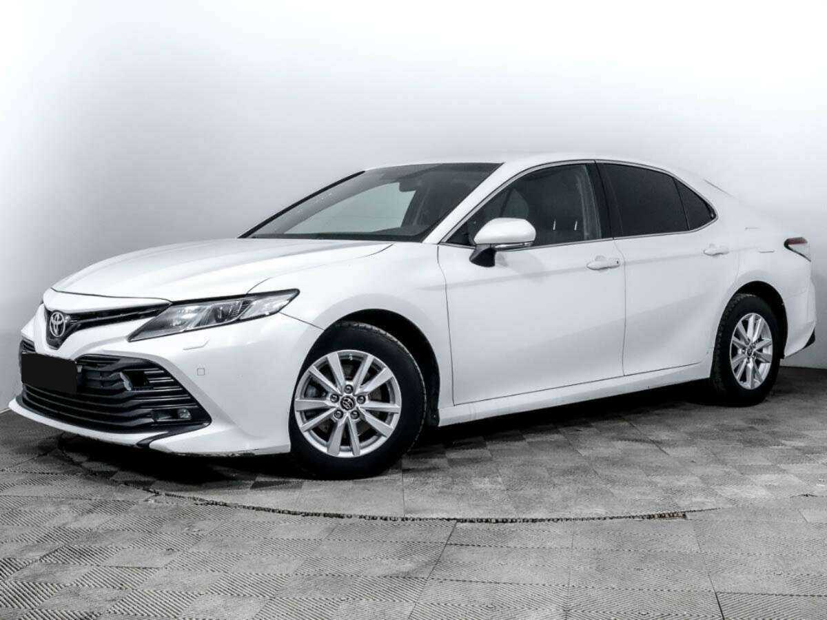 Toyota Camry 2020 года с пробегом. Посмотреть фото