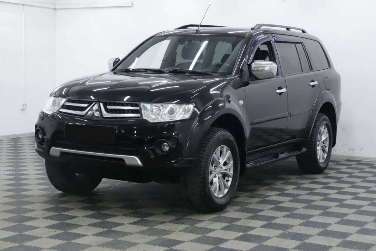 Mitsubishi Pajero Sport 2015 года с пробегом. Посмотреть фото