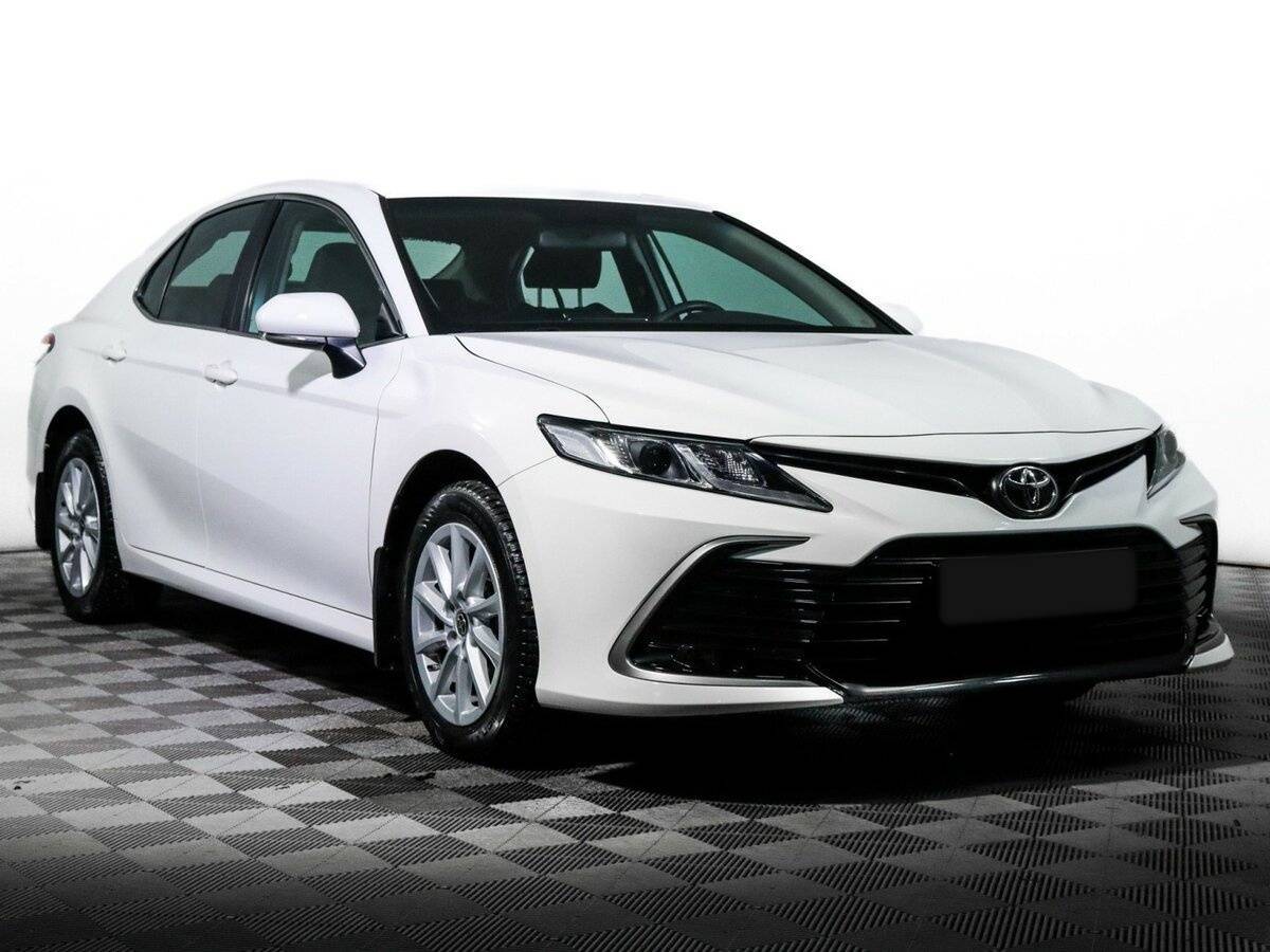 Toyota Camry 2021 года с пробегом. Фото: #2