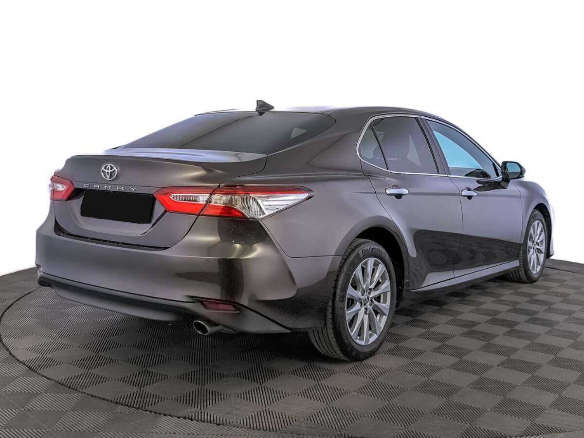 Toyota Camry 2018 года с пробегом. Фото: #4