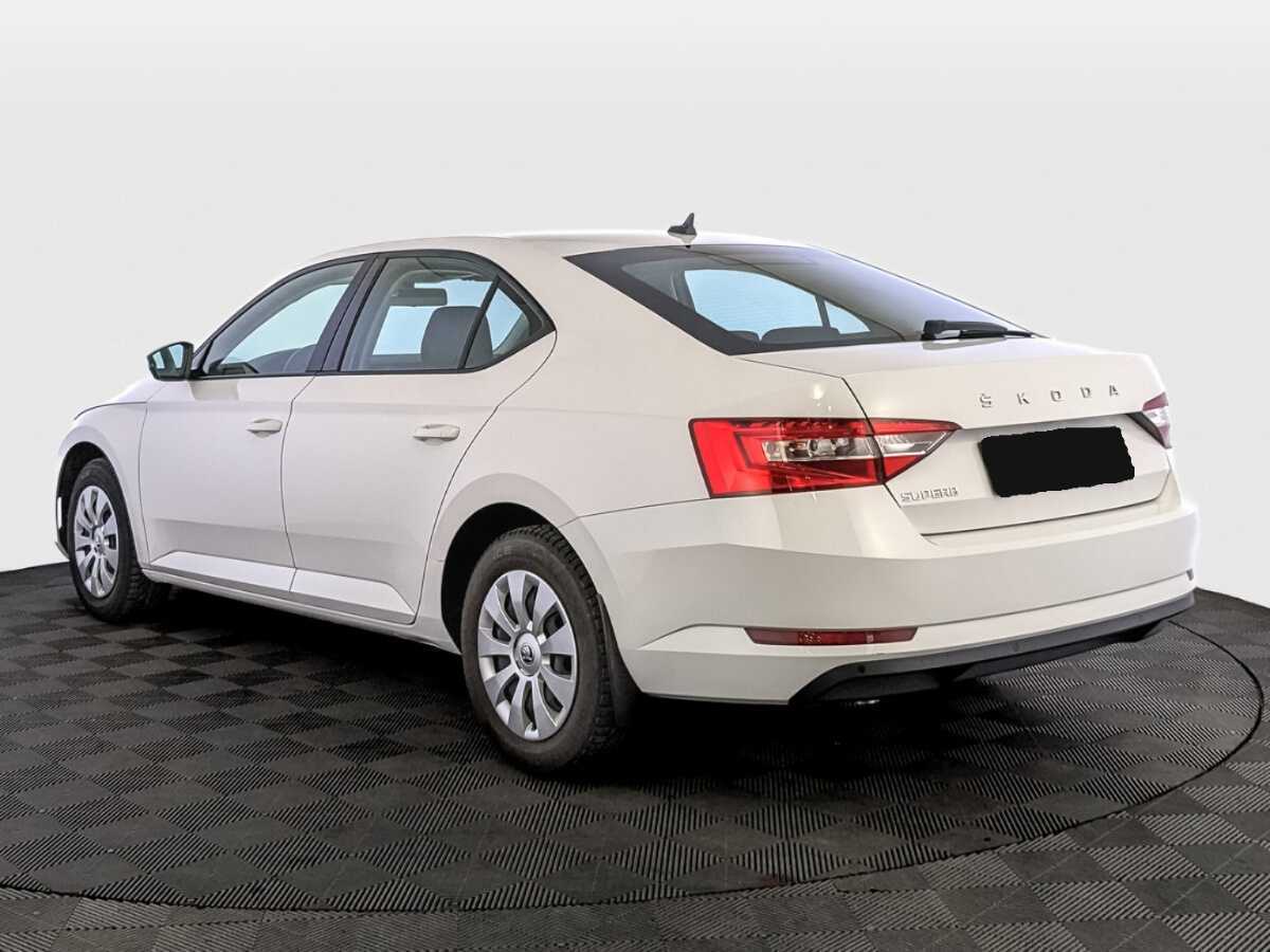 Skoda Superb 2021 года с пробегом. Фото: #6
