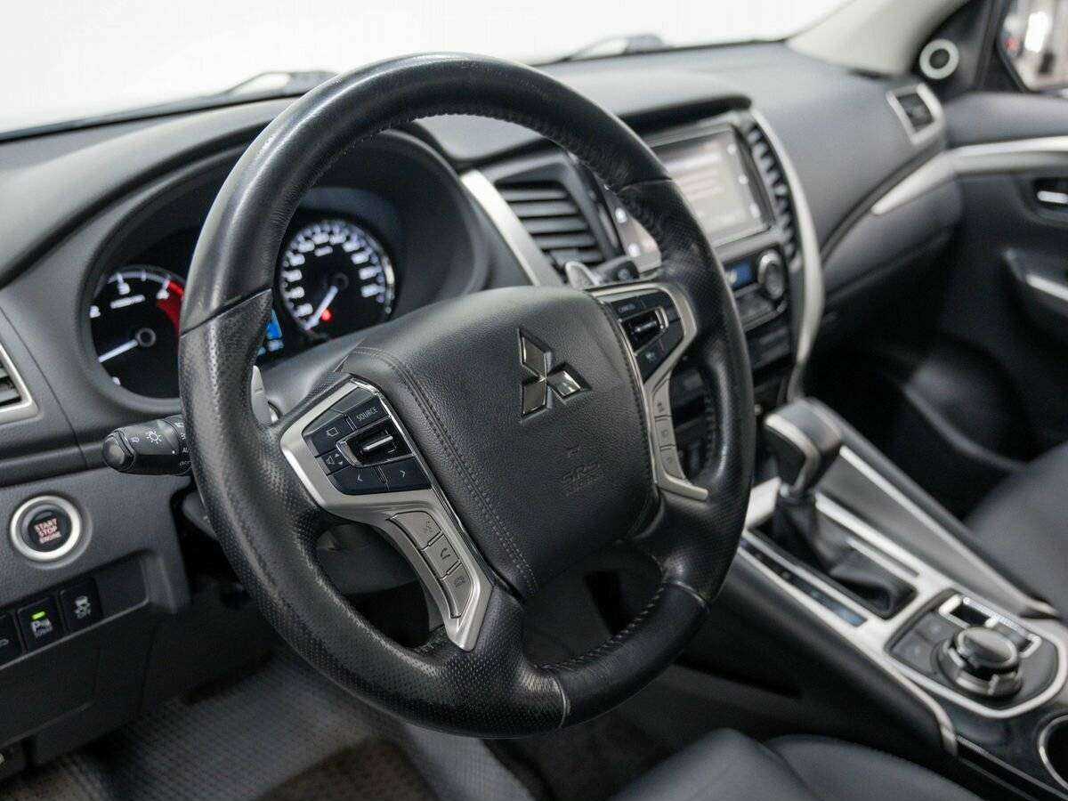 Mitsubishi Pajero Sport 2018 года с пробегом. Фото: #6