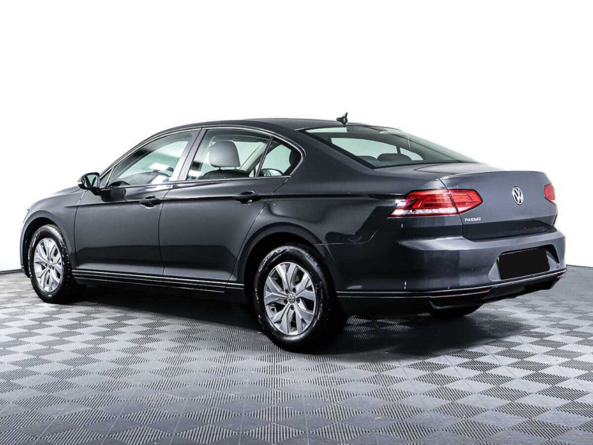 Volkswagen Passat 2017 года с пробегом. Фото: #6