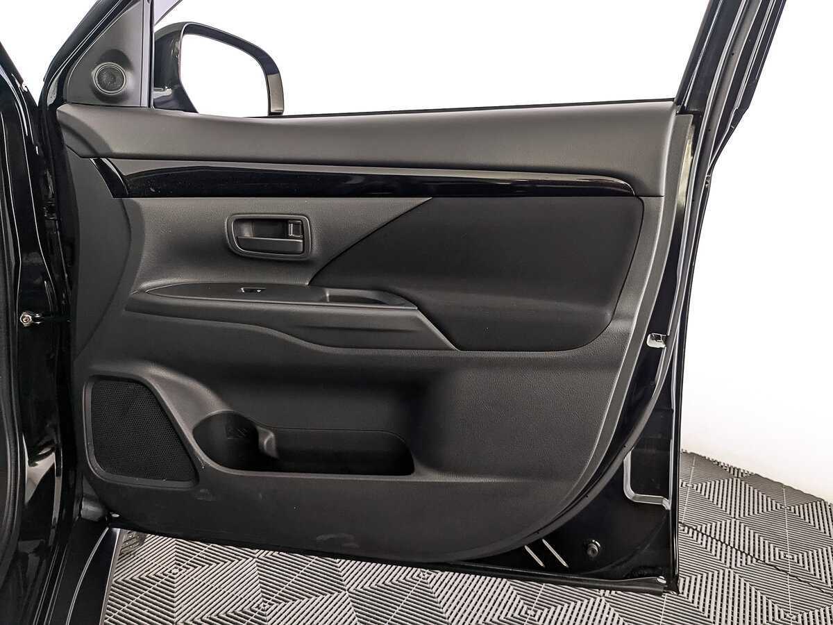 Mitsubishi Outlander 2021 года с пробегом. Фото: #24