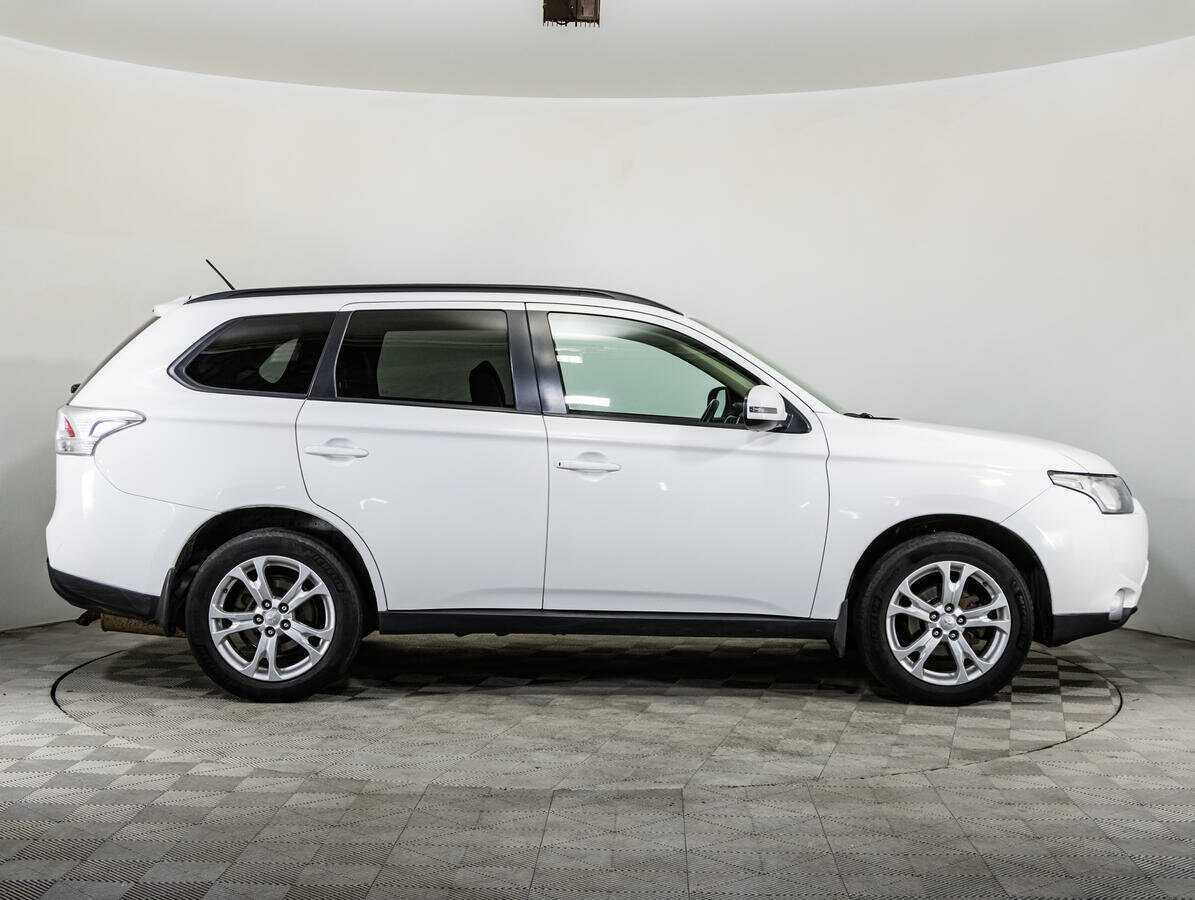 Mitsubishi Outlander 2014 года с пробегом. Фото: #3