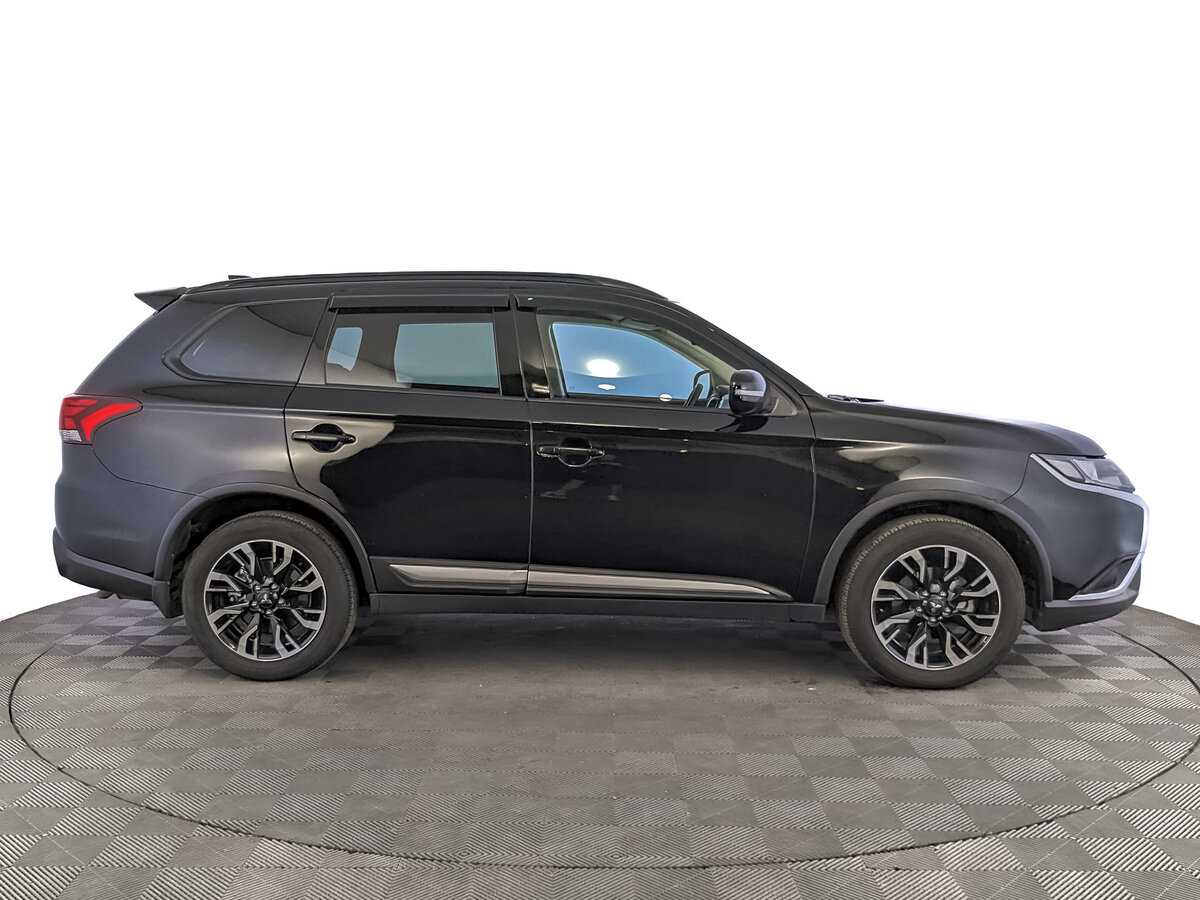 Mitsubishi Outlander 2022 года с пробегом. Фото: #3