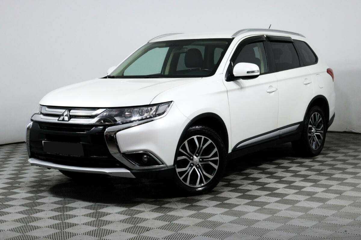 Mitsubishi Outlander 2015 года с пробегом. Посмотреть фото