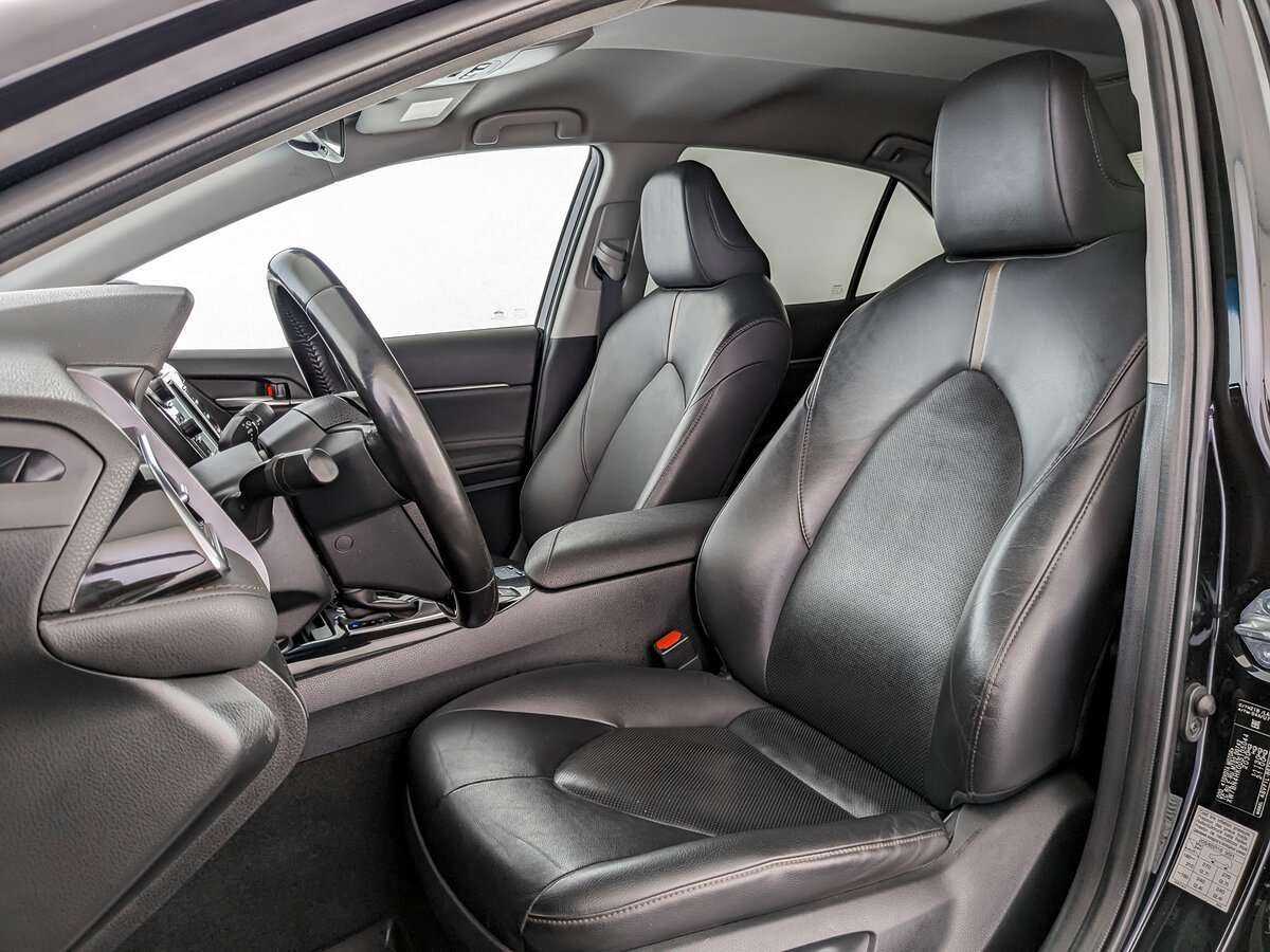 Toyota Camry 2019 года с пробегом. Фото: #16