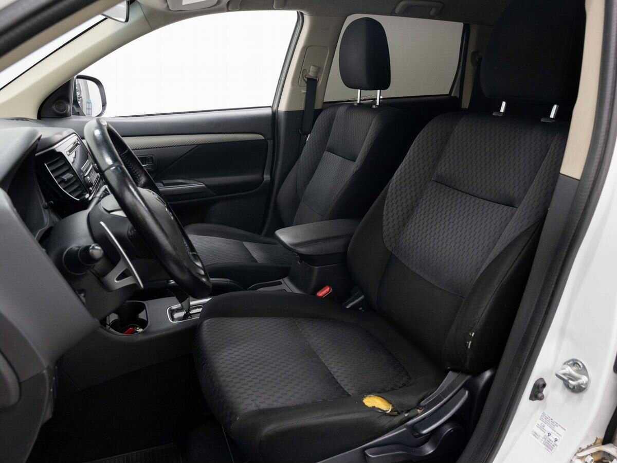 Mitsubishi Outlander 2012 года с пробегом. Фото: #9