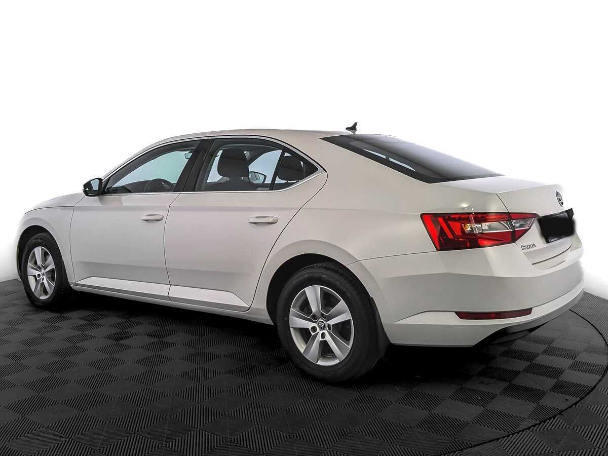 Skoda Superb 2017 года с пробегом. Фото: #6