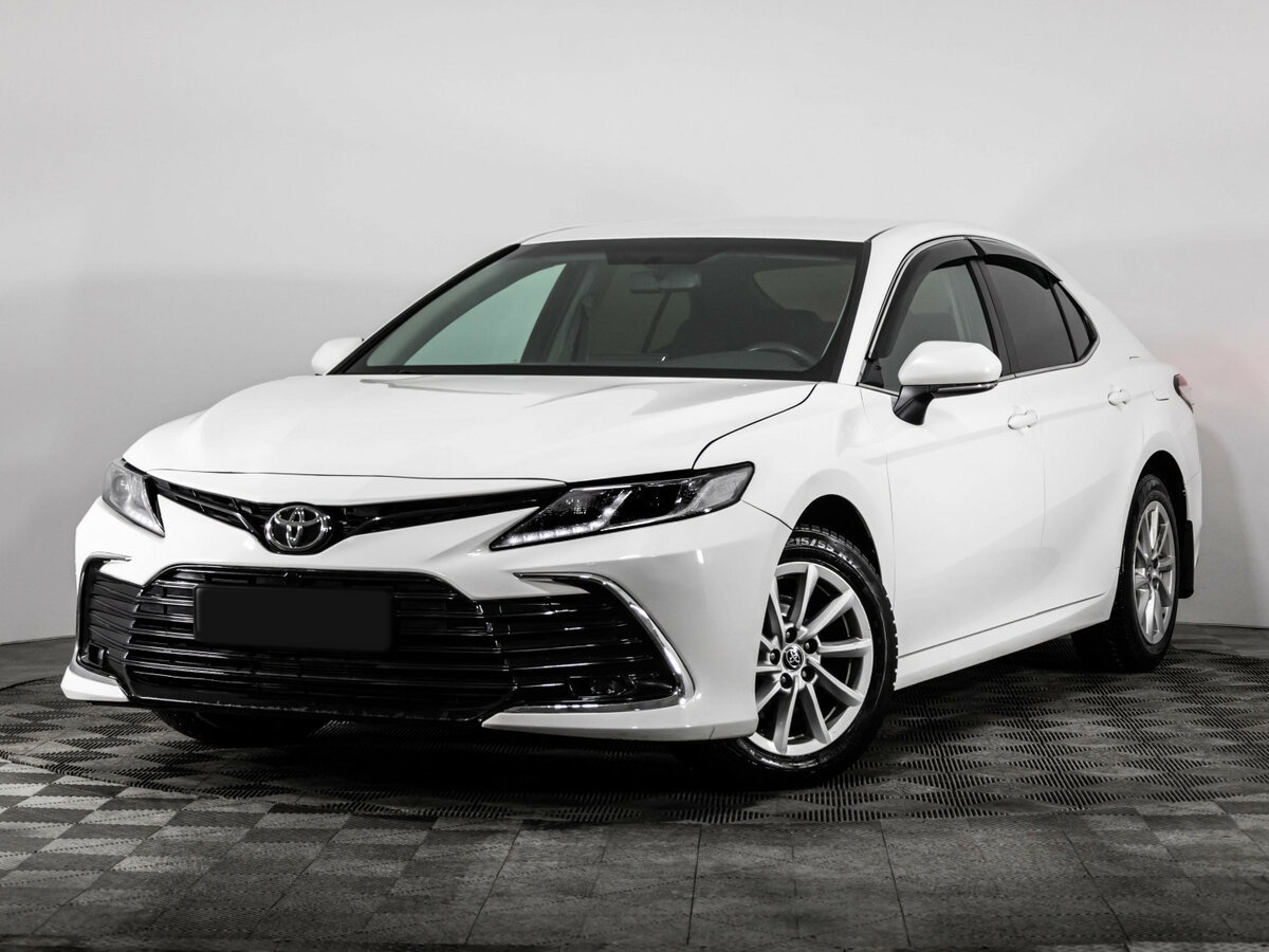 Toyota Camry 2021 года с пробегом. Посмотреть фото