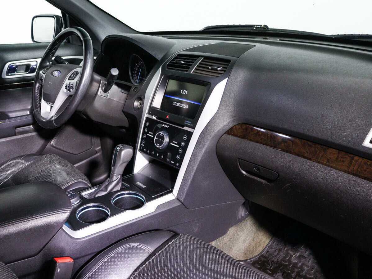 Ford Explorer 2013 года с пробегом. Фото: #5