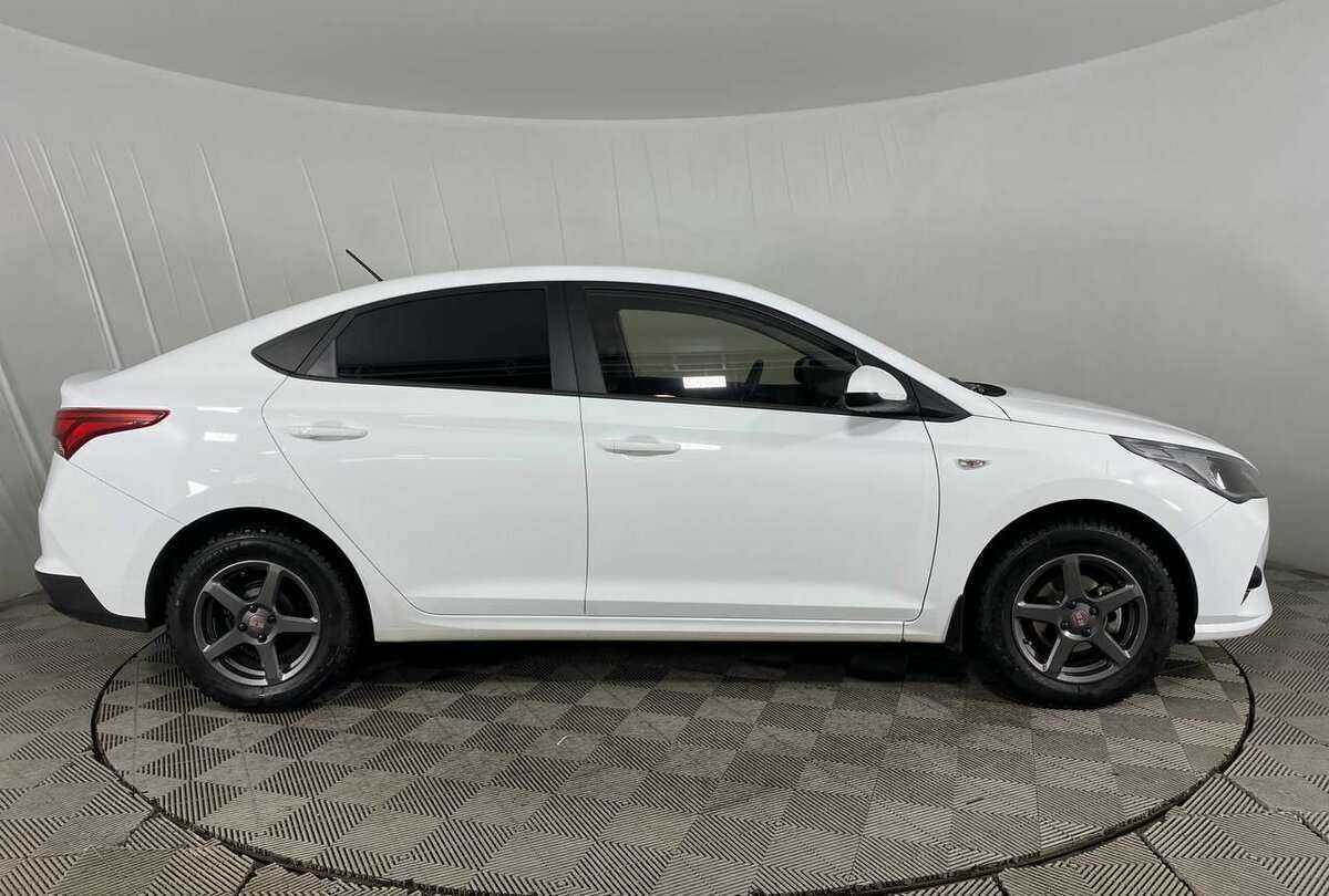 Hyundai Solaris 2021 года с пробегом. Фото: #3