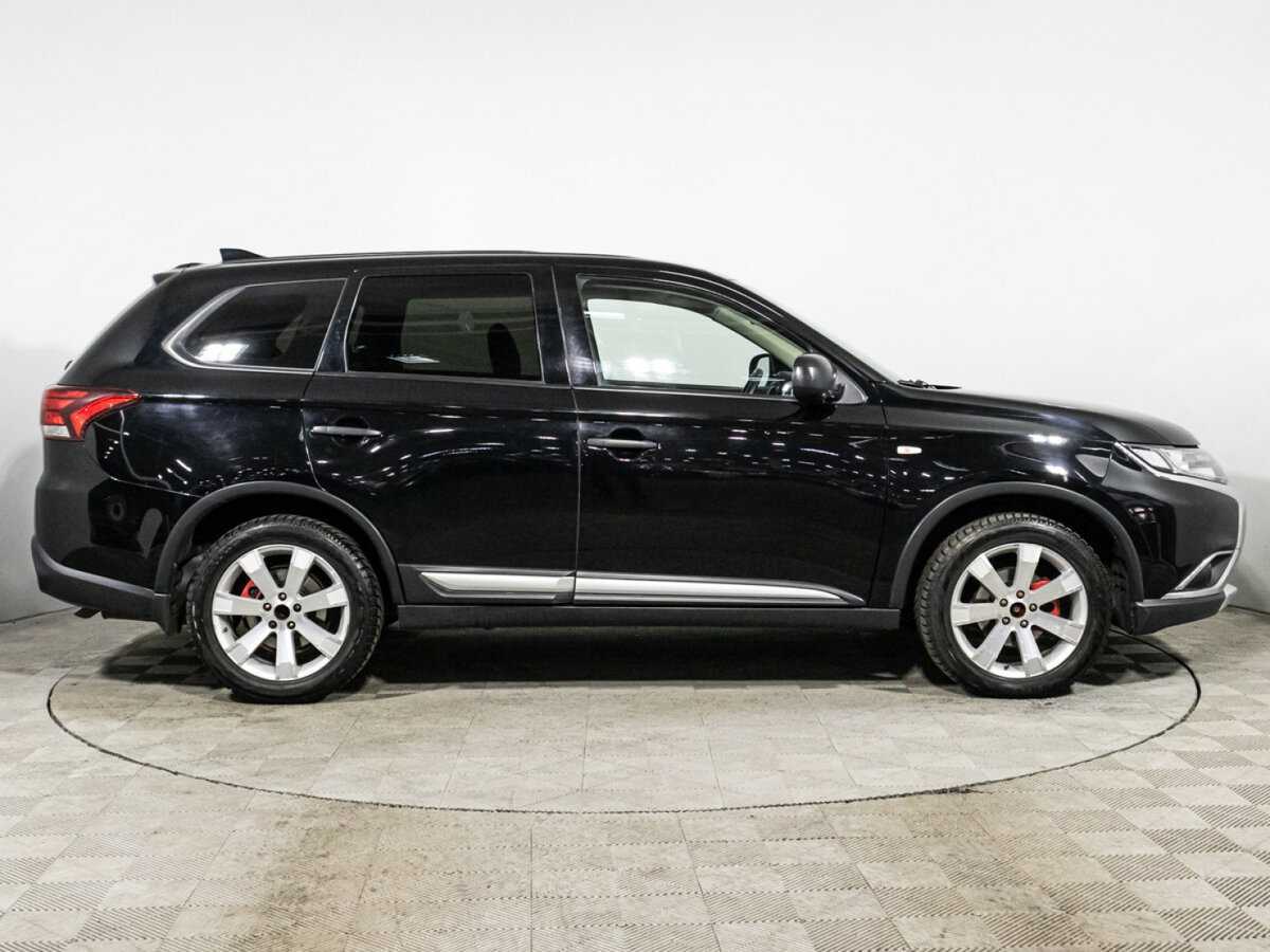 Mitsubishi Outlander 2018 года с пробегом. Фото: #3