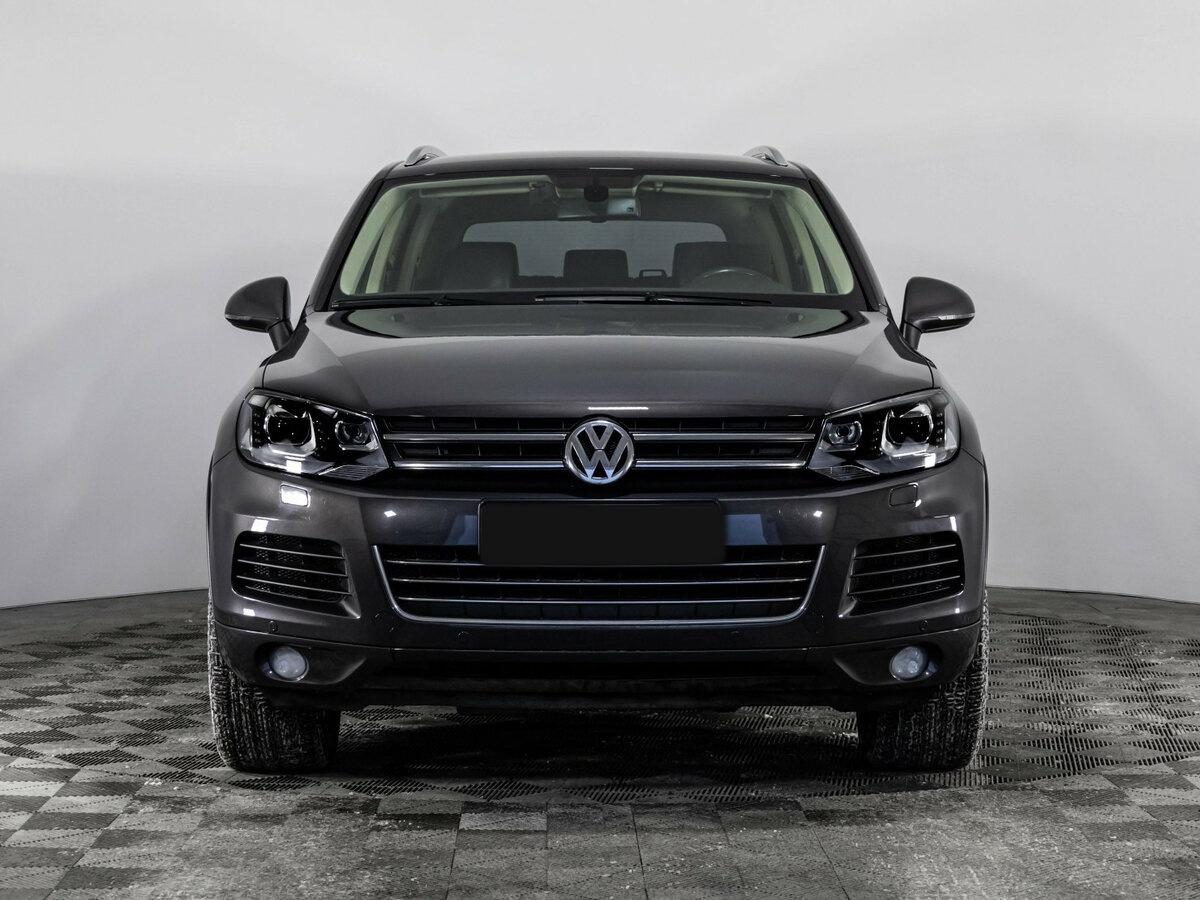 Volkswagen Touareg 2012 года с пробегом. Фото: #1