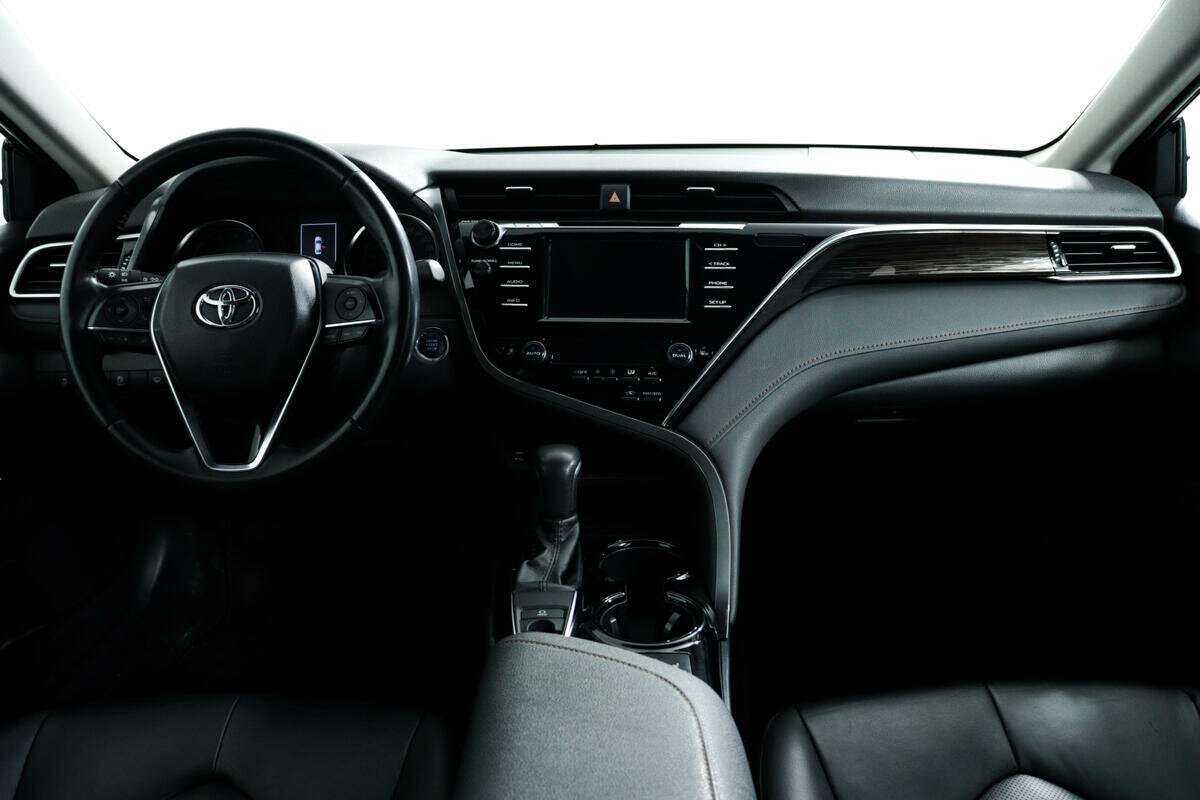 Toyota Camry 2019 года с пробегом. Фото: #10