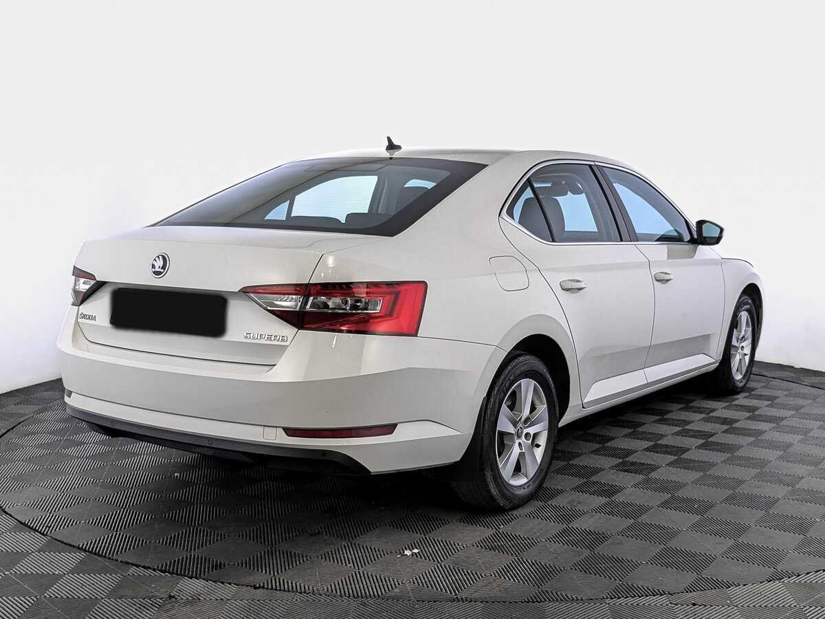 Skoda Superb 2017 года с пробегом. Фото: #4