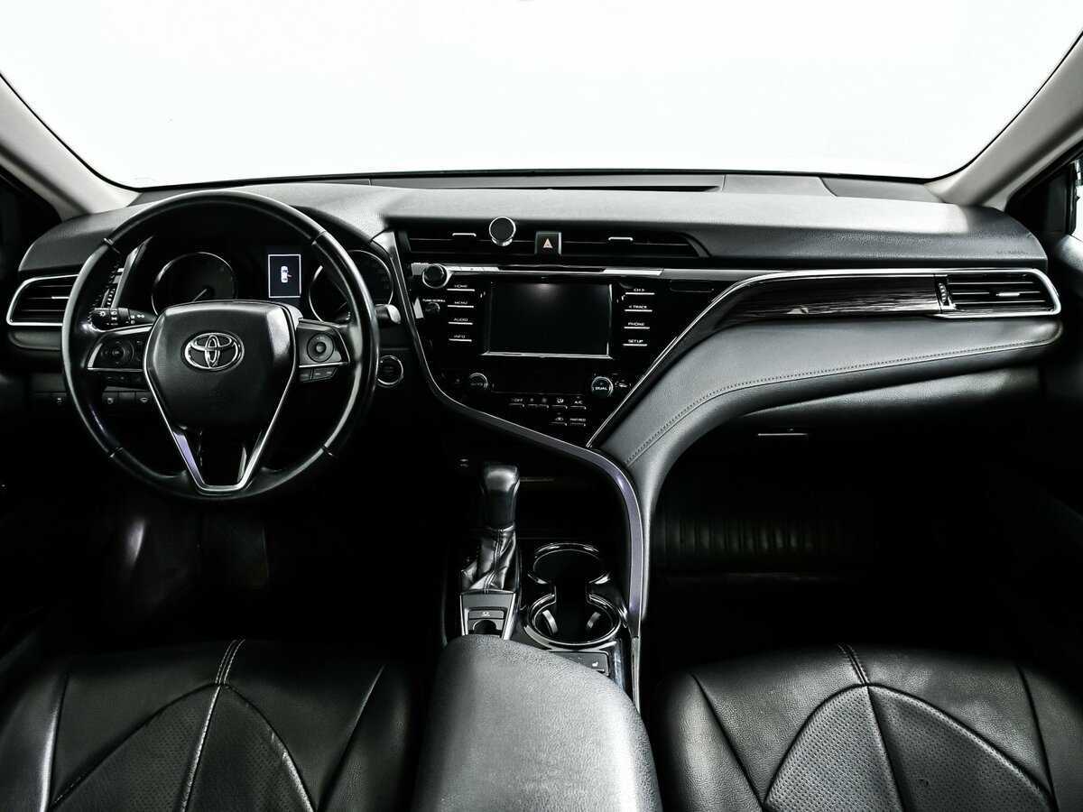 Toyota Camry 2018 года с пробегом. Фото: #10