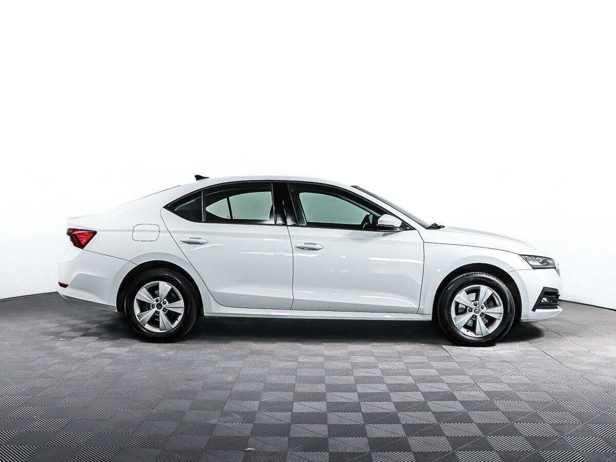 Skoda Octavia 2021 года с пробегом. Фото: #3