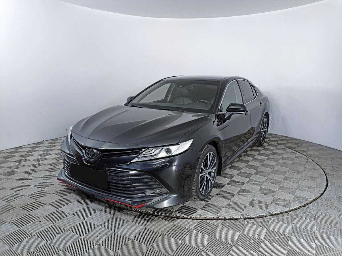 Toyota Camry 2020 года с пробегом. Посмотреть фото