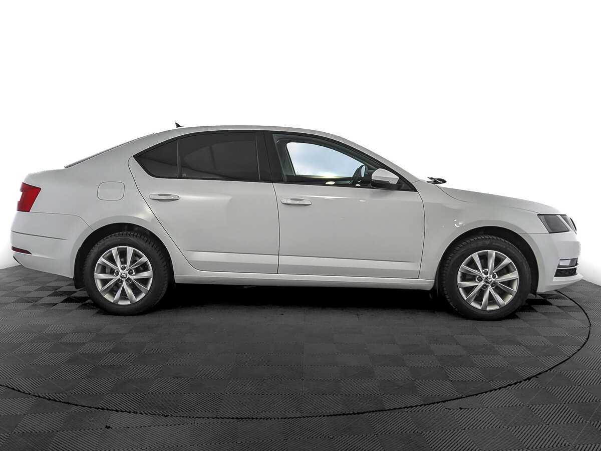 Skoda Octavia 2019 года с пробегом. Фото: #3