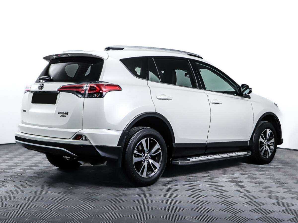 Toyota RAV4 2018 года с пробегом. Фото: #4