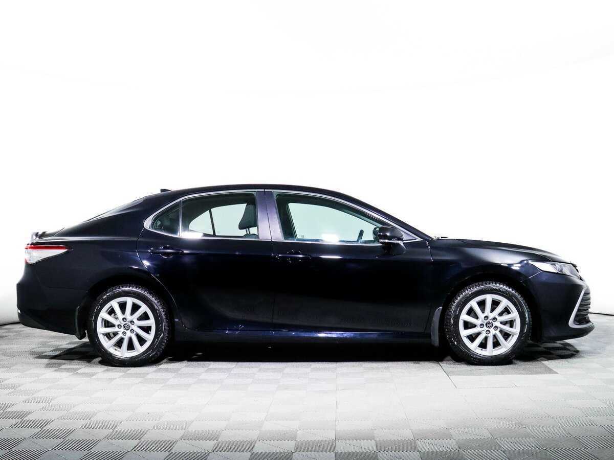 Toyota Camry 2021 года с пробегом. Фото: #3