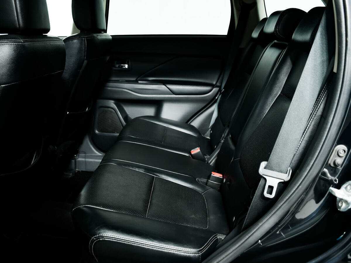 Mitsubishi Outlander 2012 года с пробегом. Фото: #9