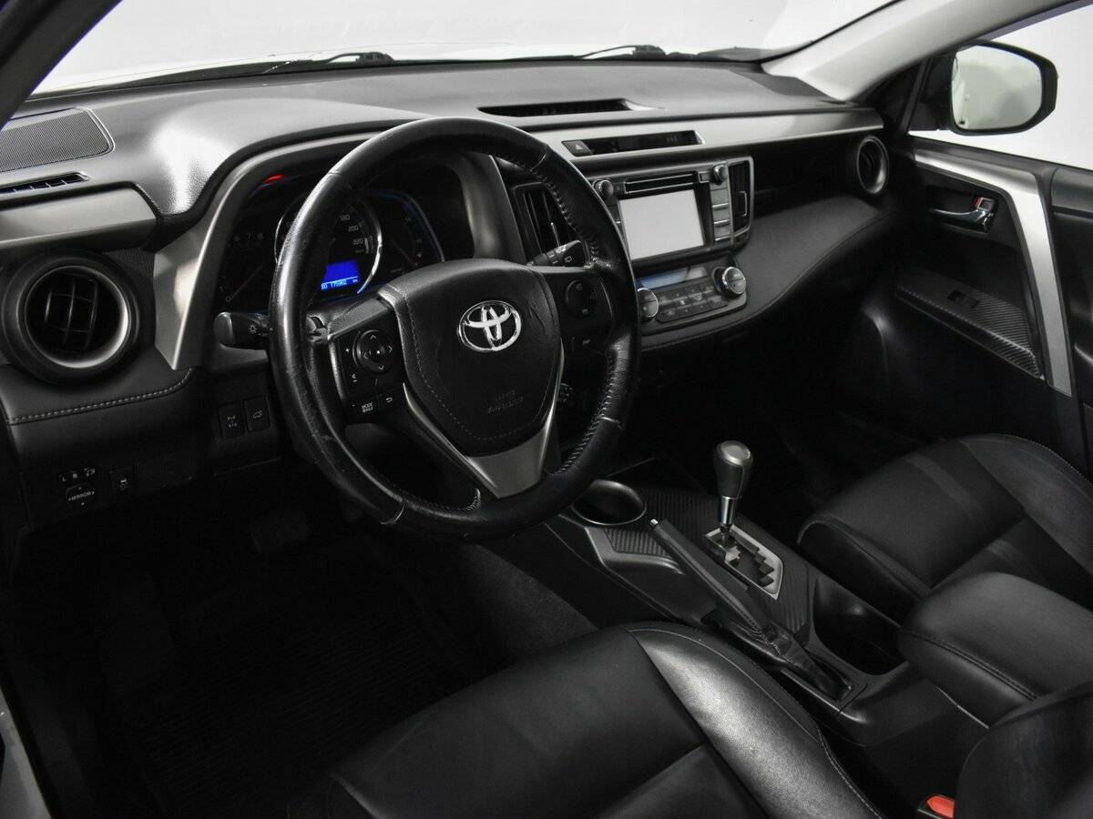 Toyota RAV4 2015 года с пробегом. Фото: #6