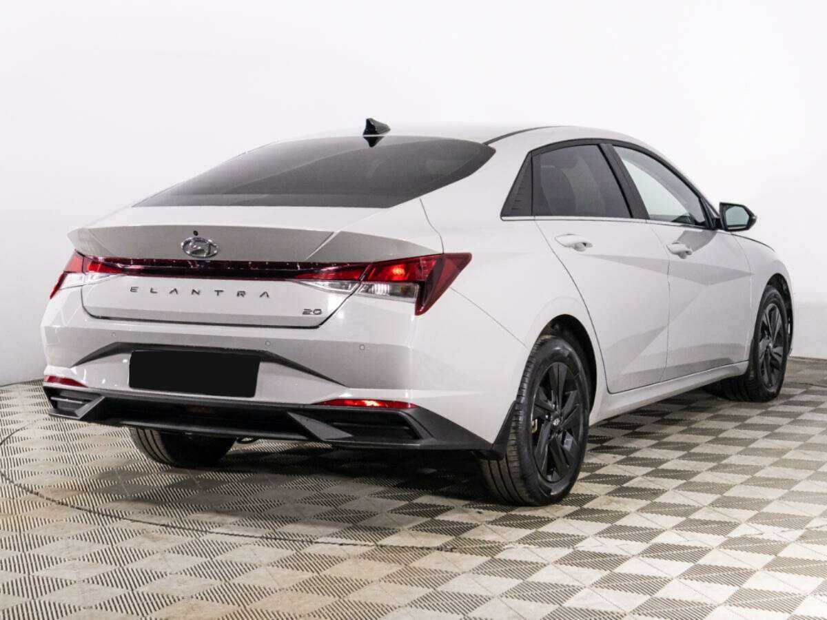 Hyundai Elantra 2021 года с пробегом. Фото: #4