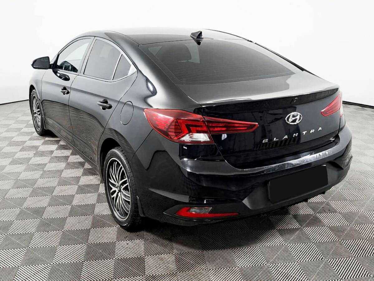 Hyundai Elantra 2019 года с пробегом. Фото: #5
