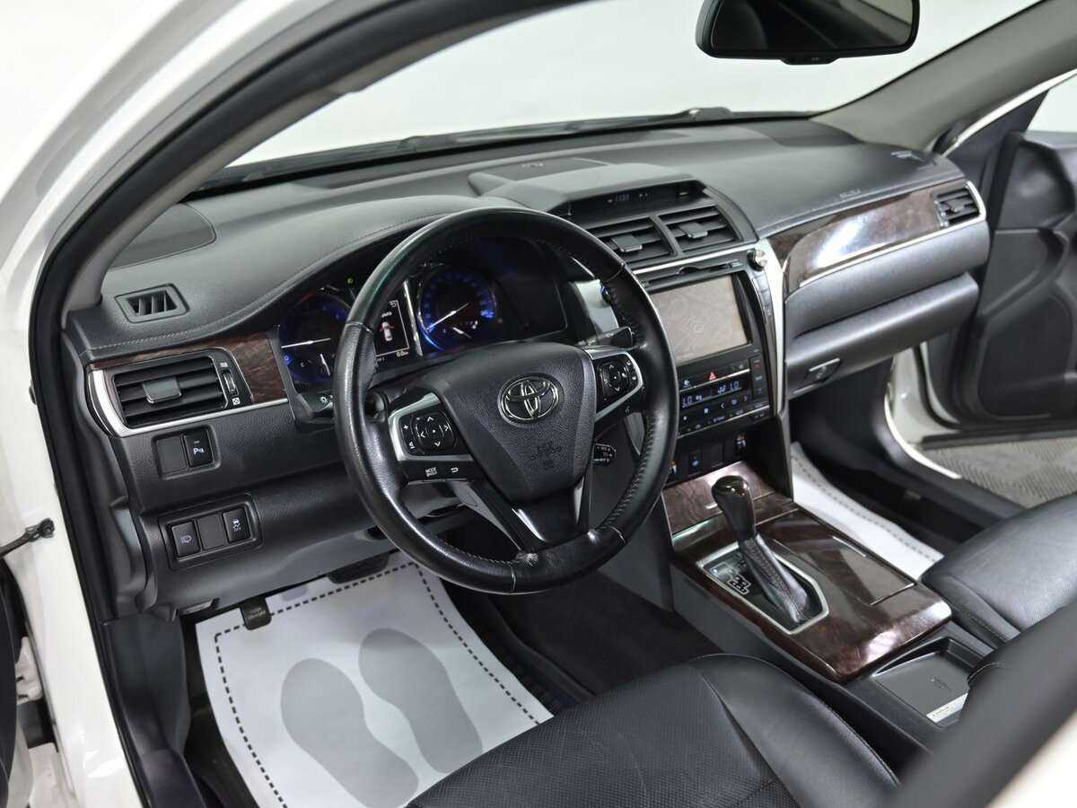 Toyota Camry 2017 года с пробегом. Фото: #5