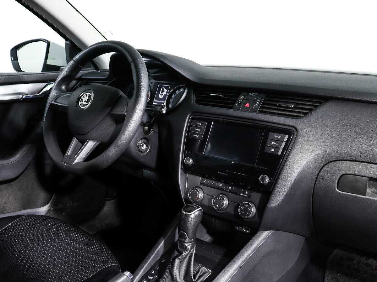 Skoda Octavia 2019 года с пробегом. Фото: #6