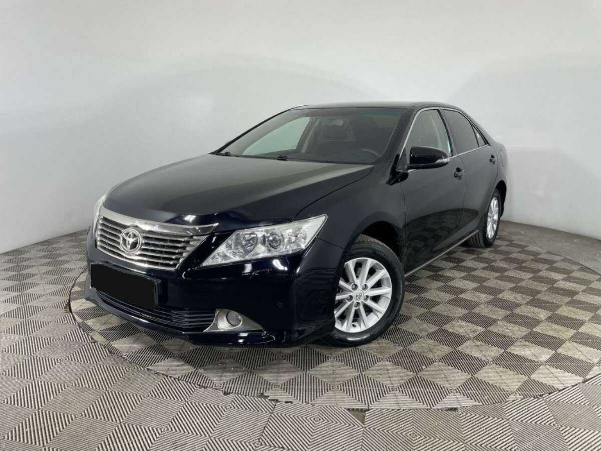 Toyota Camry 2012 года с пробегом. Посмотреть фото
