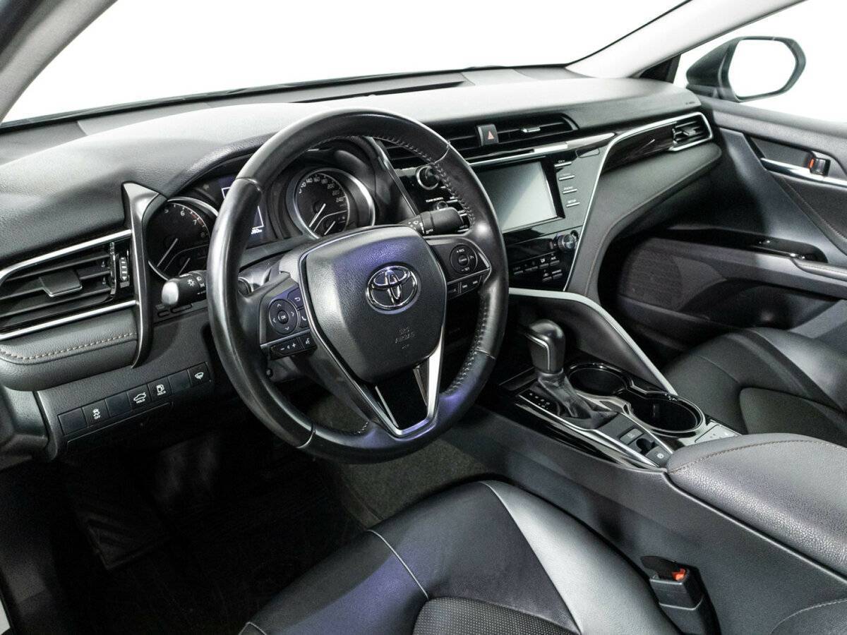 Toyota Camry 2020 года с пробегом. Фото: #10