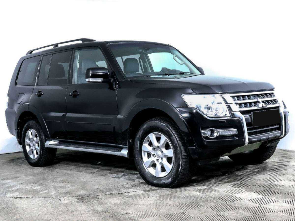 Mitsubishi Pajero 2017 года с пробегом. Фото: #2