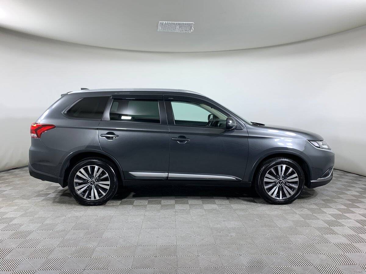 Mitsubishi Outlander 2019 года с пробегом. Фото: #3