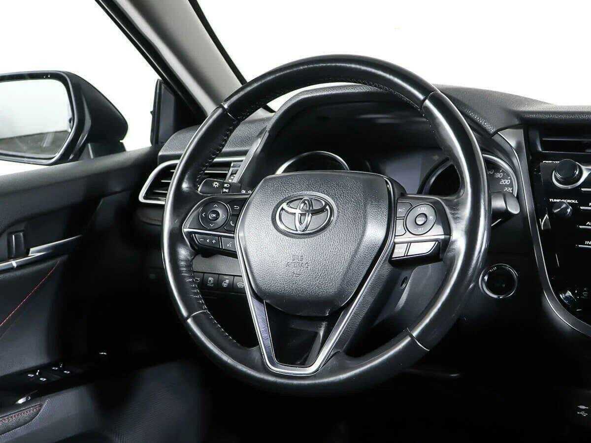 Toyota Camry 2020 года с пробегом. Фото: #14