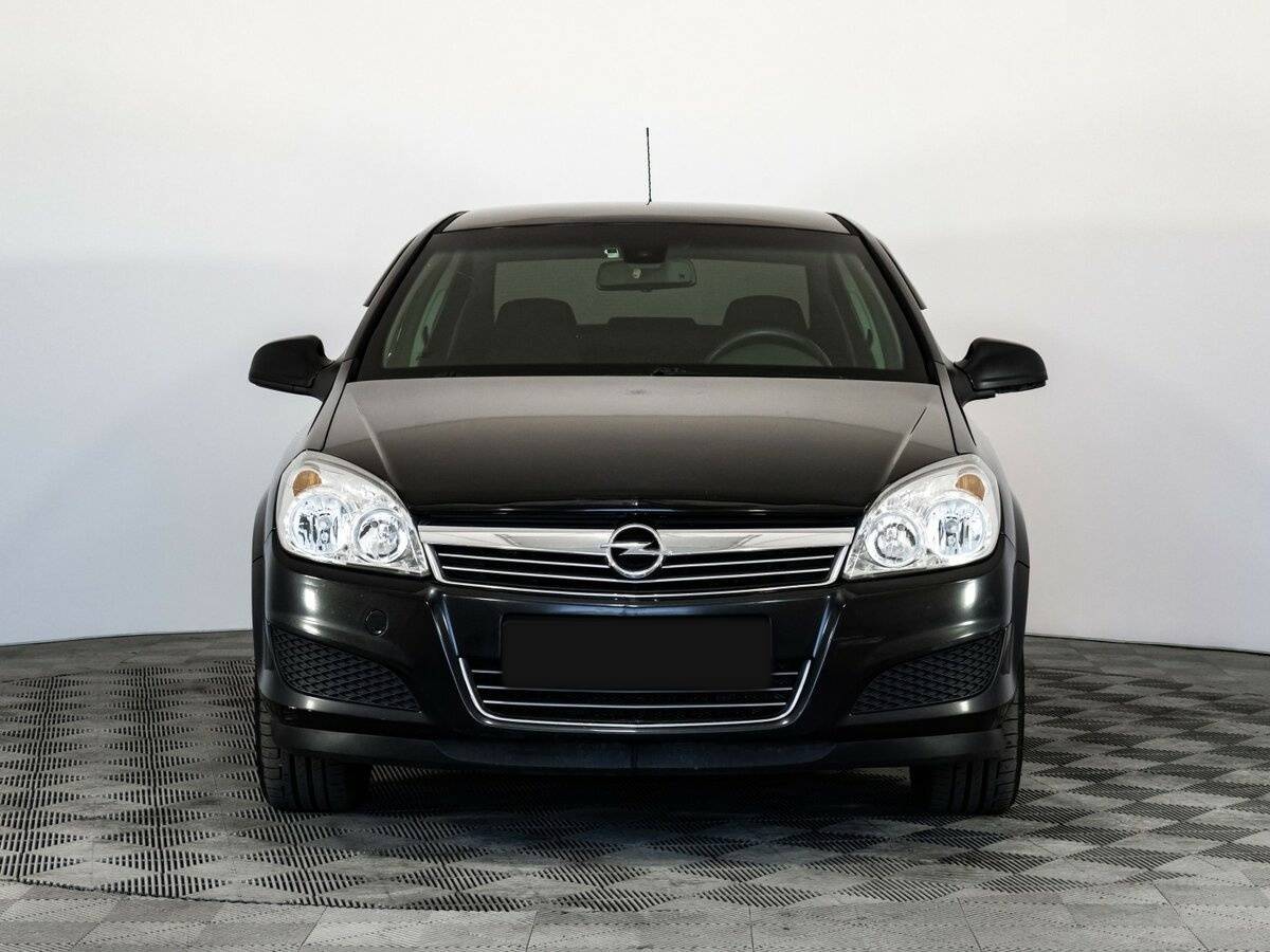 Opel Astra 2014 года с пробегом. Фото: #1