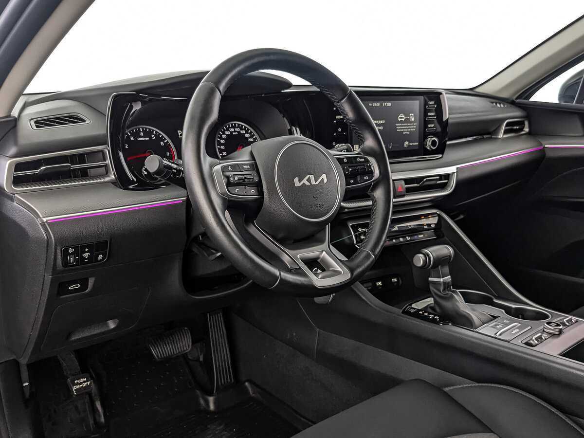 Kia K5 2023 года с пробегом. Фото: #10